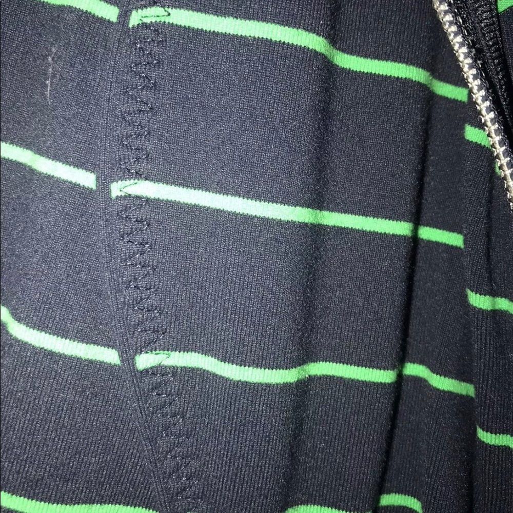 Lululemon - Picture 2 of 4